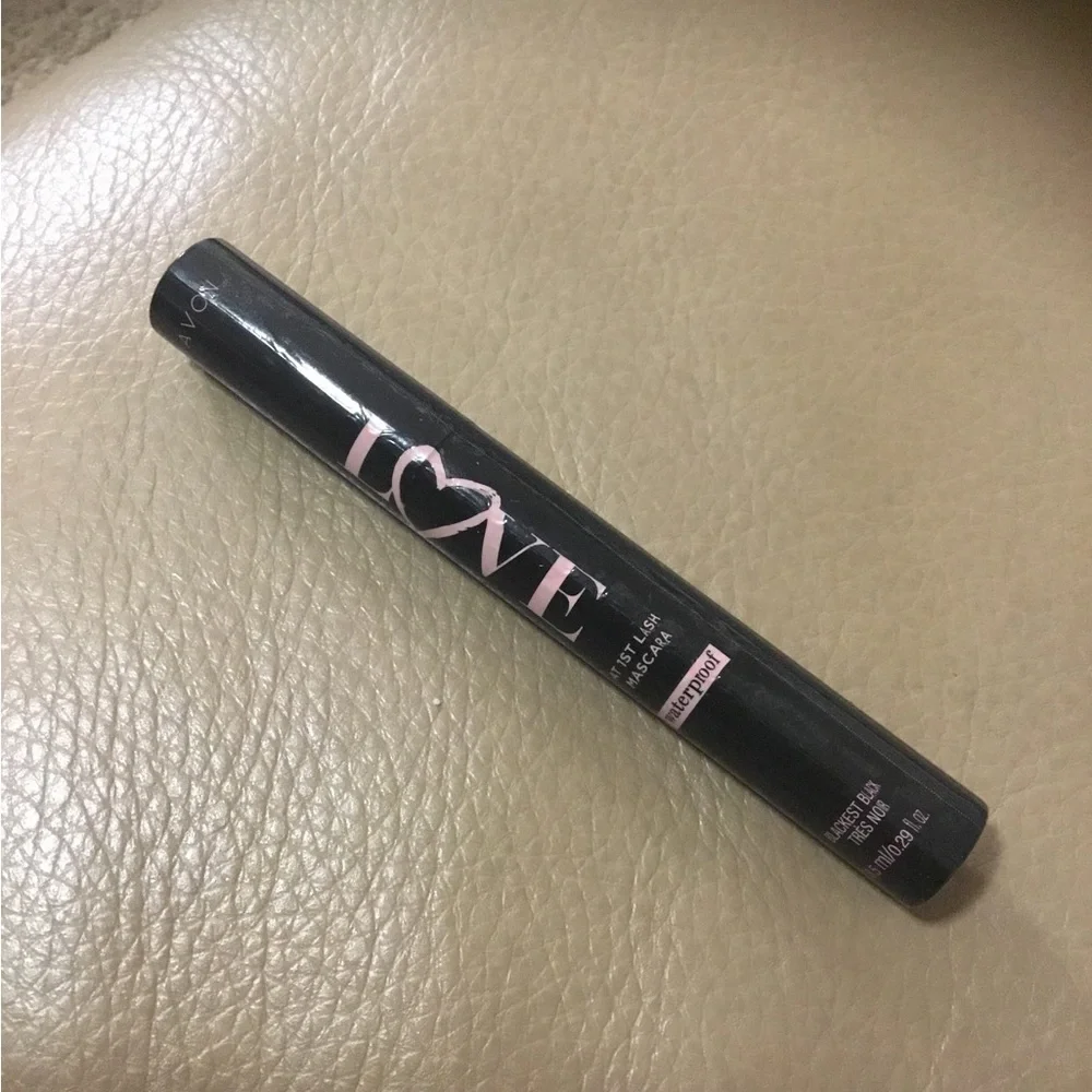 AVON Love At First Lash Waterproof mascara blackest black